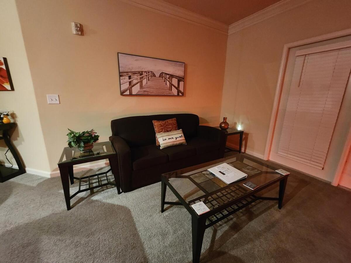 Two 2 Tango - Sleeps 4 "Romantic Get Away Or Business" Close To Everywhere You Want To Be! Instant Booking Available Apartment Charlotte Exterior photo