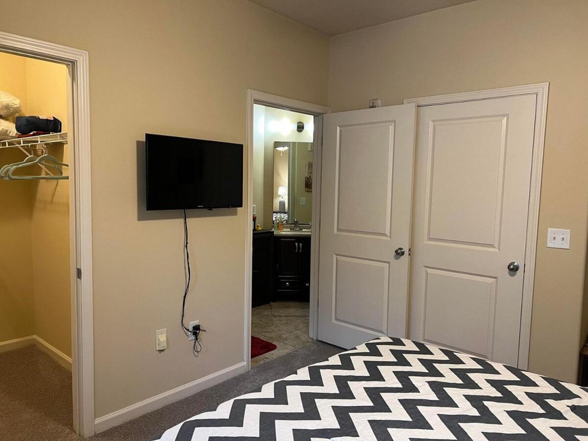 Two 2 Tango - Sleeps 4 "Romantic Get Away Or Business" Close To Everywhere You Want To Be! Instant Booking Available Apartment Charlotte Exterior photo